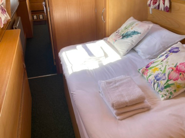  Middle King Size Bed (Folded) 